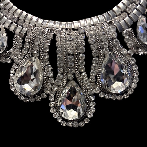 Old Hollywood Glam Bib Necklace - Picture 4 of 12